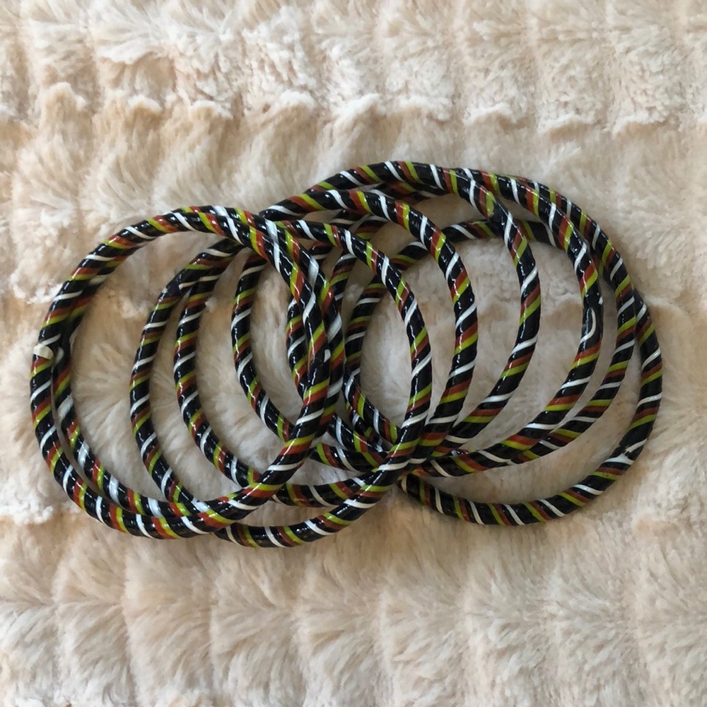 Set of 8 multicolored striped glass bangals